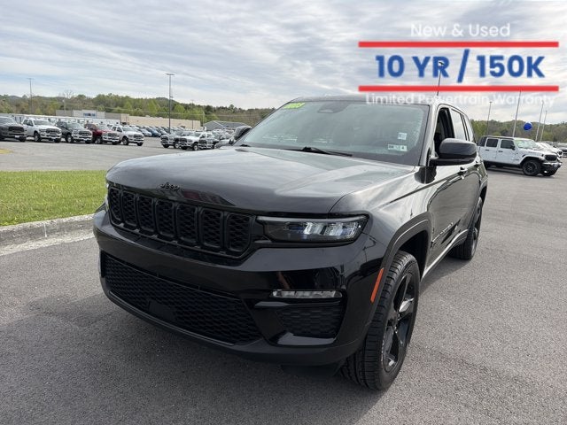 2023 Jeep Grand Cherokee Limited in Diamond Black Crystal Pearlcoat — front three-quarter view