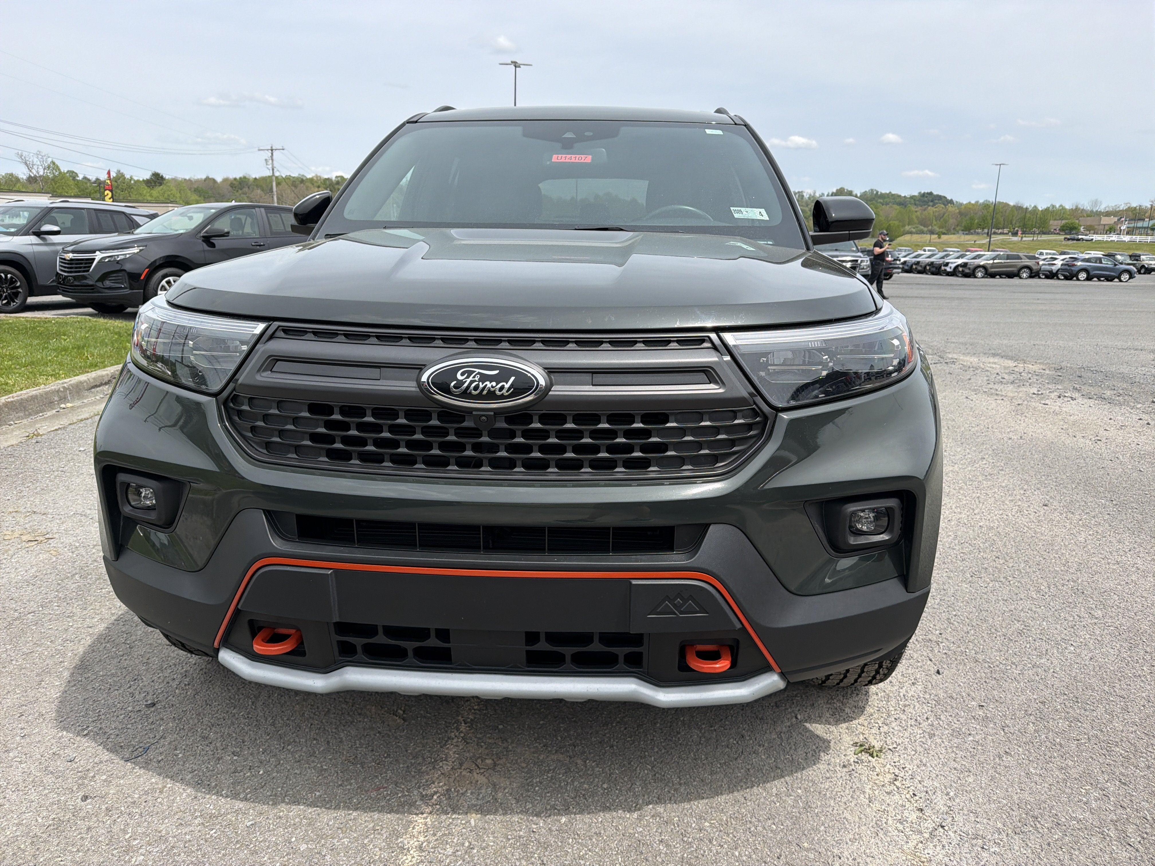 2023 Ford Explorer — side profile view