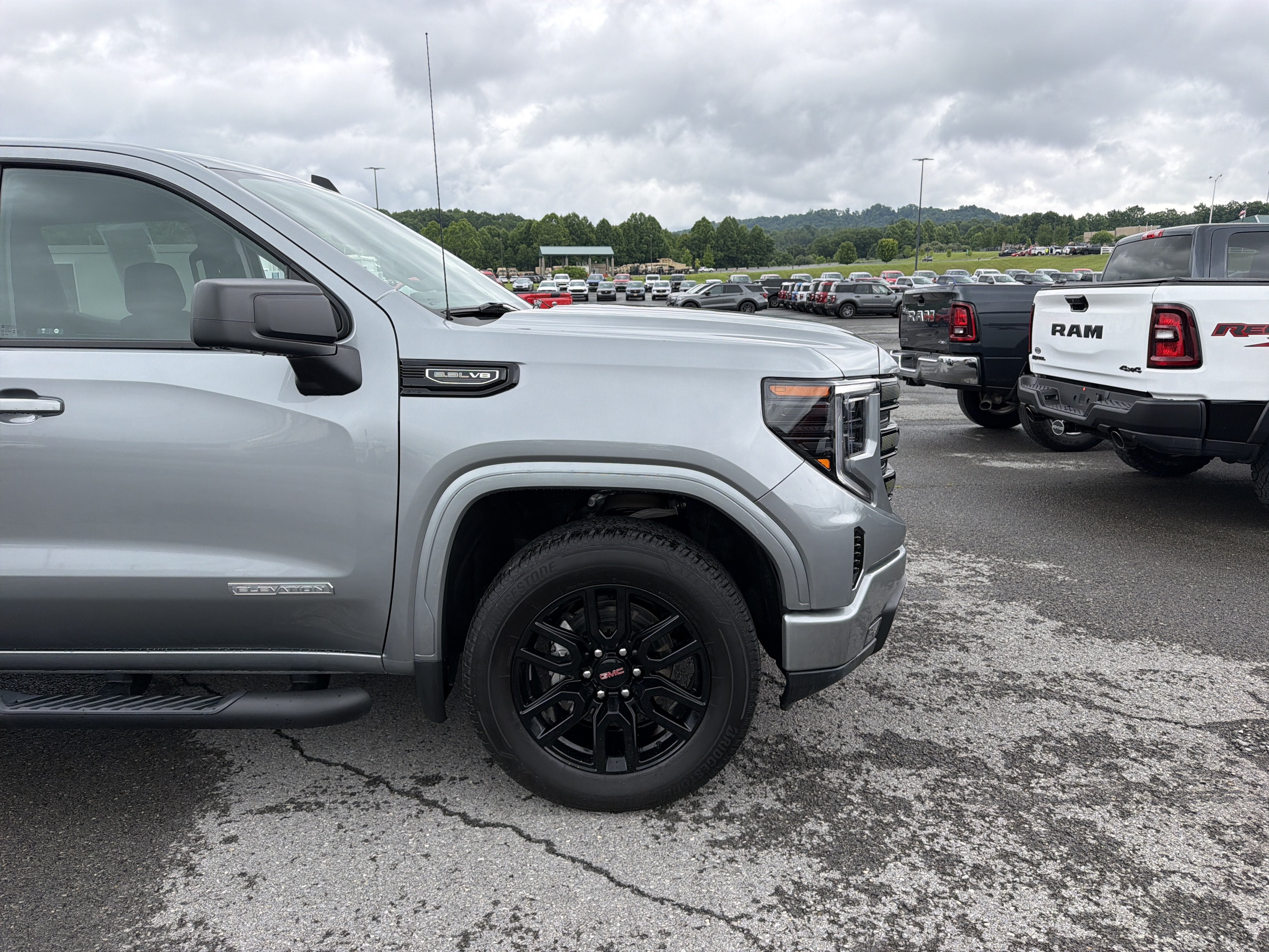 2024 GMC Sierra 1500 — side profile view